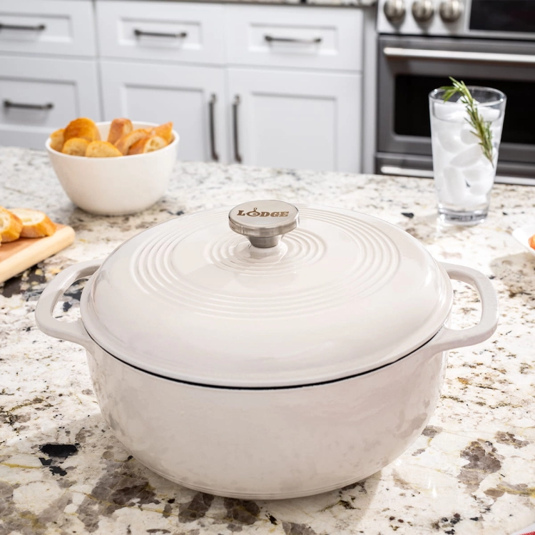 niezwykle wytrzymały. Emalia jest odporna na wysokie temperatury.