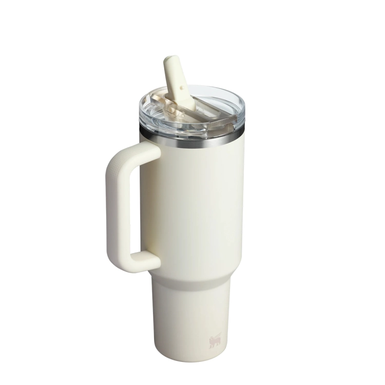 Stanley Quencher® ProTour Flip Straw 0.89L Cream, szczelny kubek termiczny na wodę ze słomką i ustnikiem. Kod produktu 10-21125-0105, SIN 100000146634