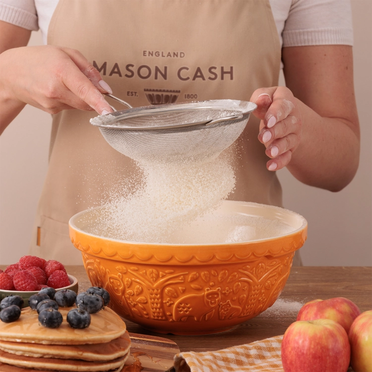 Miska ceramiczna do ciasta Mason Cash 2 l z wewnętrznym szkliwieniem, idealna na ciasto naleśnikowe, gofry, muffiny, biszkopt