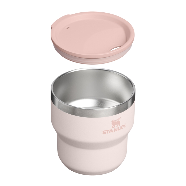Stanley Stay Hot Cup 0,29 L Rose Quartz, kubek termiczny, ujęcie od góry przy krawędzi