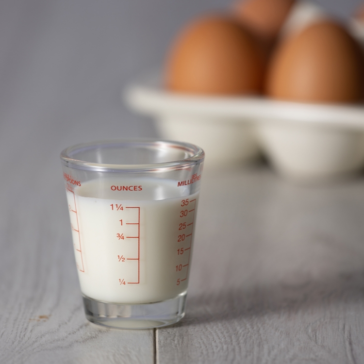 Szklana miarka Mason Cash Classic 35 ml – podziałka na ściankach