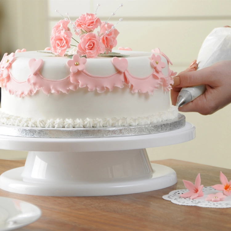 Patera obrotowa 27 cm – wygładzanie kremu i dekoracje tortów