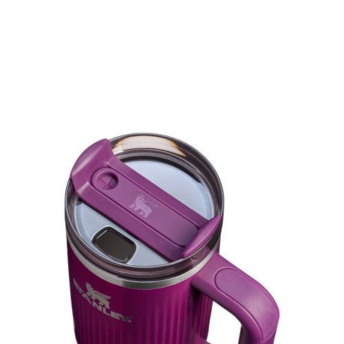 Stanley kubek ze słomką Quencher® H2.O FlowState™ Fluted 0.89L Mulberry Shine. Kod produktu 10-13003-0213
