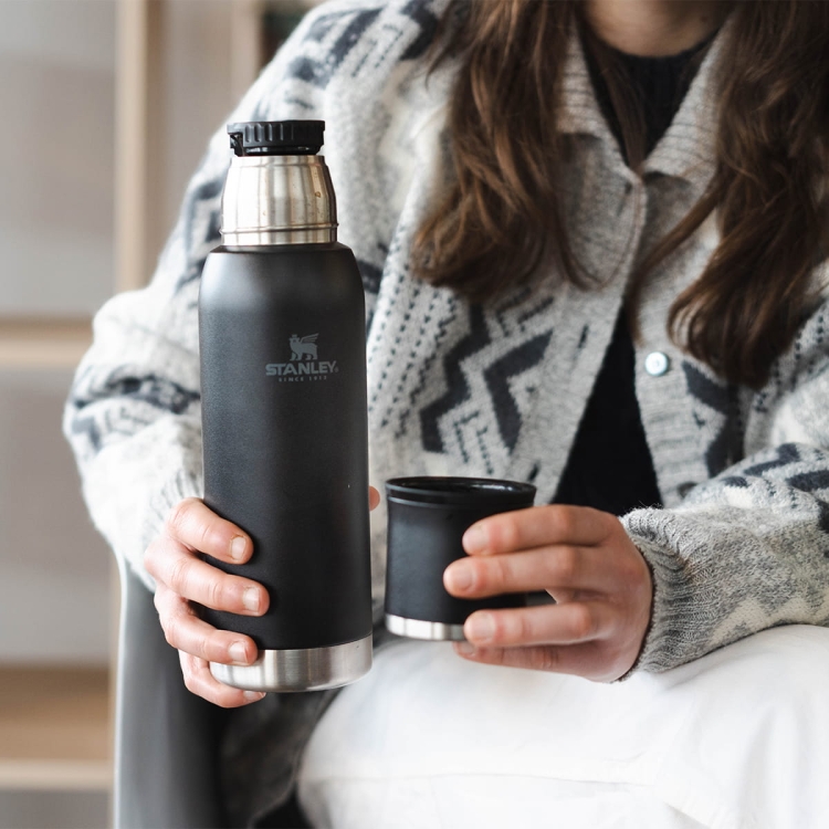 Stanley termos THE ADVENTURE 0,75 L - BLACK  10-10818-010